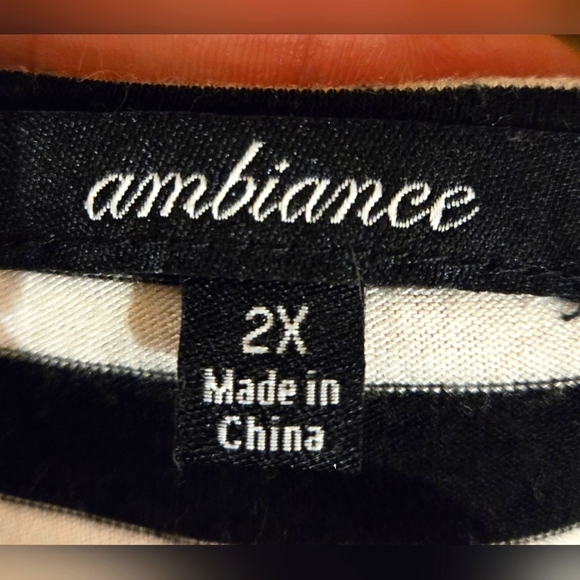 V Neck Tank Top - Picture 3 of 4